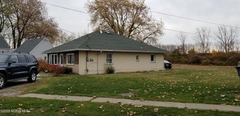 Photo of 526 Dearden Place, Toledo, OH 43612 (MLS # 10002109)