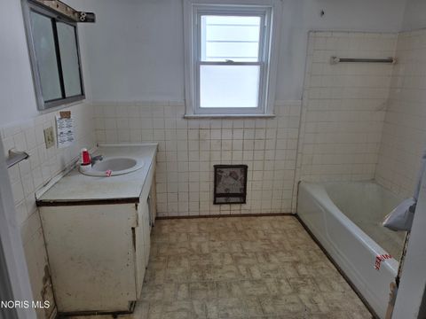 Tiny photo for 328 White Street, Toledo, OH 43605 (MLS # 10006369)