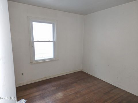 Tiny photo for 328 White Street, Toledo, OH 43605 (MLS # 10006369)