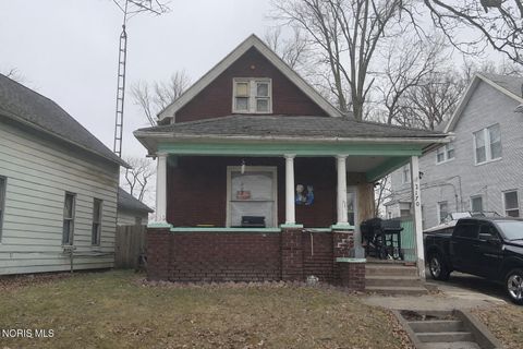Photo of 2170 Broadway Street, Toledo, OH 43609 (MLS # 10003446)
