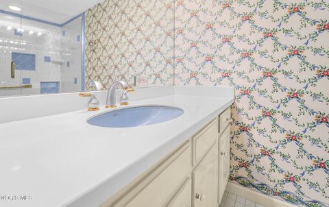 Tiny photo for 4343 W Bancroft Street #Apt 4g, Ottawa Hills, OH 43615 (MLS # 10007142)