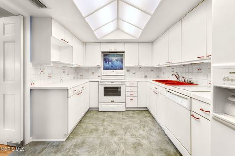 Tiny photo for 4343 W Bancroft Street #Apt 4g, Ottawa Hills, OH 43615 (MLS # 10007142)