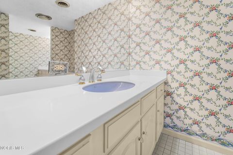 Tiny photo for 4343 W Bancroft Street #Apt 4g, Ottawa Hills, OH 43615 (MLS # 10007142)