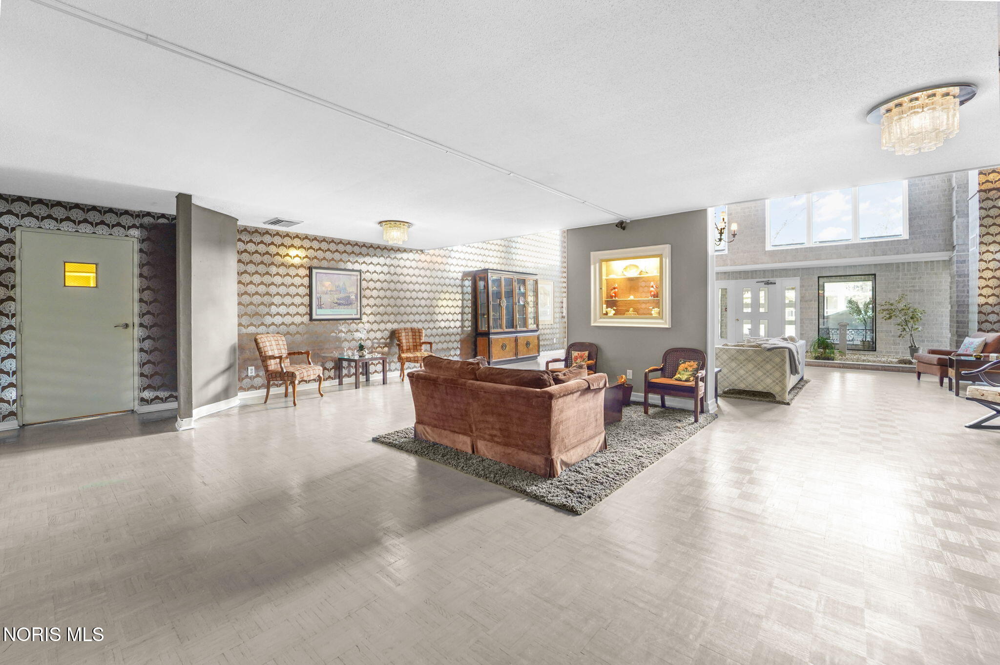 4343 W Bancroft Street Apt 4g