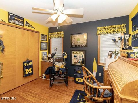 Tiny photo for 532 Georgetown Drive, Oregon, OH 43616 (MLS # 10005568)