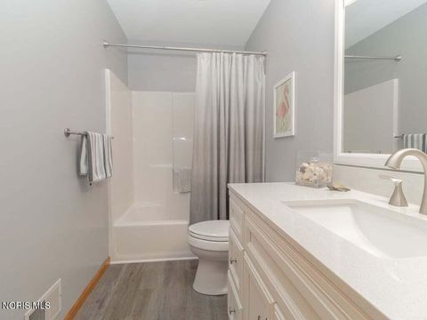 Tiny photo for 532 Georgetown Drive, Oregon, OH 43616 (MLS # 10005568)