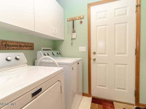 Tiny photo for 532 Georgetown Drive, Oregon, OH 43616 (MLS # 10005568)