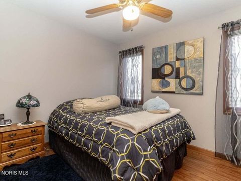 Tiny photo for 532 Georgetown Drive, Oregon, OH 43616 (MLS # 10005568)