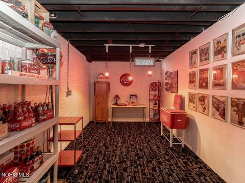 Tiny photo for 532 Georgetown Drive, Oregon, OH 43616 (MLS # 10005568)