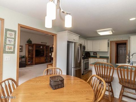 Tiny photo for 532 Georgetown Drive, Oregon, OH 43616 (MLS # 10005568)