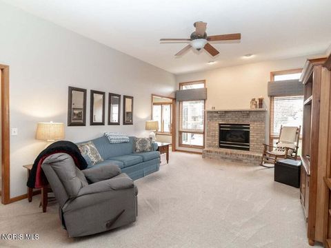 Tiny photo for 532 Georgetown Drive, Oregon, OH 43616 (MLS # 10005568)