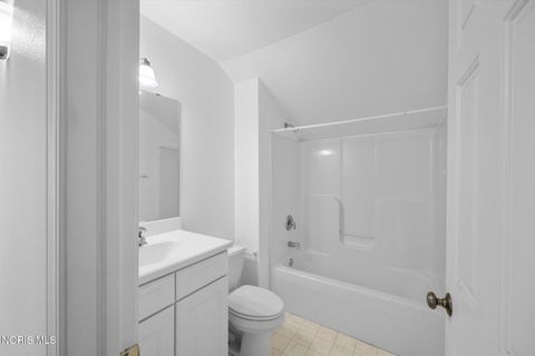 Tiny photo for 2124 Mcintosh Drive, Holland, OH 43528 (MLS # 10010234)
