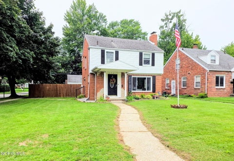 Photo of 3901 Elmhurst Road, Toledo, OH 43613 (MLS # 10014622)