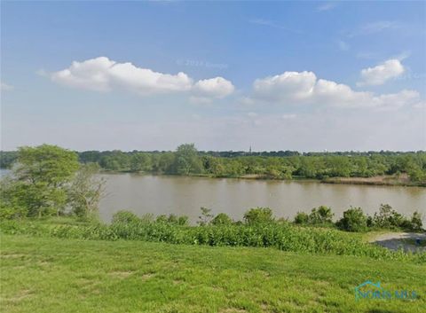 Photo of 1038 River Road #1, Maumee, OH 43537 (MLS # 10007903)