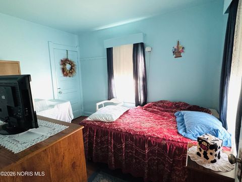 Tiny photo for 4325 Douglas Road, Toledo, OH 43613 (MLS # 10002899)