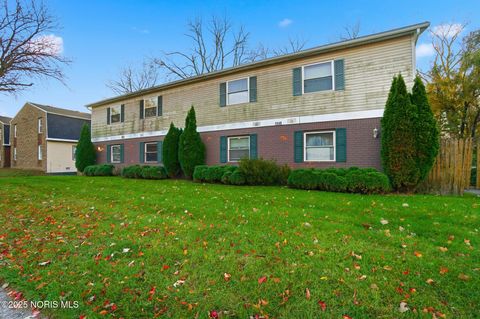 Homes For Sale - 1549 Brooke Park Drive<br/> Lucas County, Toledo, OH 43612