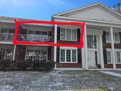 Tiny photo for 6563 Kingsbridge Drive # 18, Sylvania, OH 43560 (MLS # 10005264)