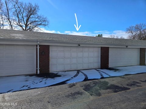 Tiny photo for 6563 Kingsbridge Drive # 18, Sylvania, OH 43560 (MLS # 10005264)