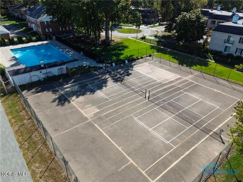 Tiny photo for 6563 Kingsbridge Drive # 18, Sylvania, OH 43560 (MLS # 10005264)