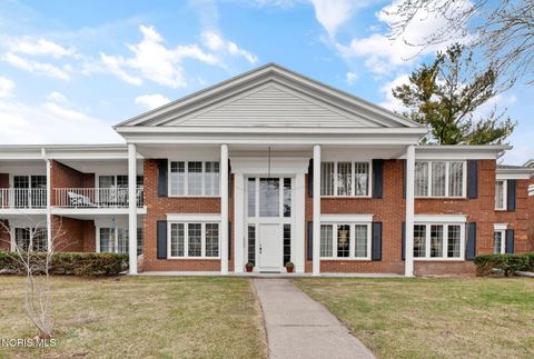 Photo of 6563 Kingsbridge Drive # 18, Sylvania, OH 43560 (MLS # 10005264)