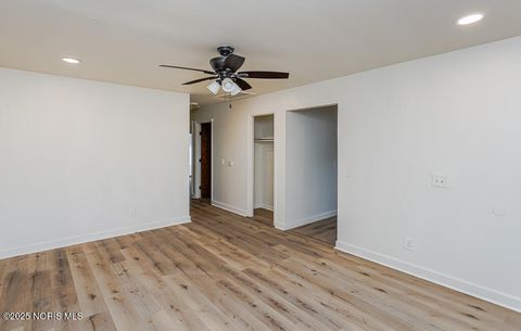 Tiny photo for 2332 Airline Avenue, Toledo, OH 43609 (MLS # 10000893)