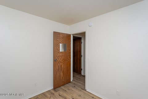 Tiny photo for 2332 Airline Avenue, Toledo, OH 43609 (MLS # 10000893)