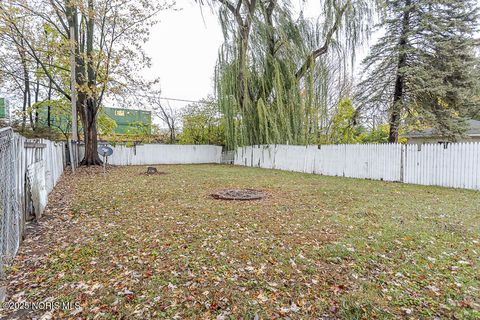 Tiny photo for 2332 Airline Avenue, Toledo, OH 43609 (MLS # 10000893)