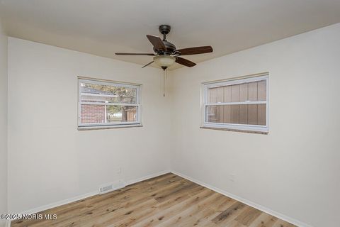 Tiny photo for 2332 Airline Avenue, Toledo, OH 43609 (MLS # 10000893)