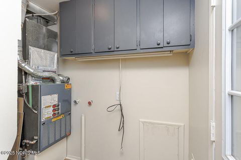 Tiny photo for 2332 Airline Avenue, Toledo, OH 43609 (MLS # 10000893)