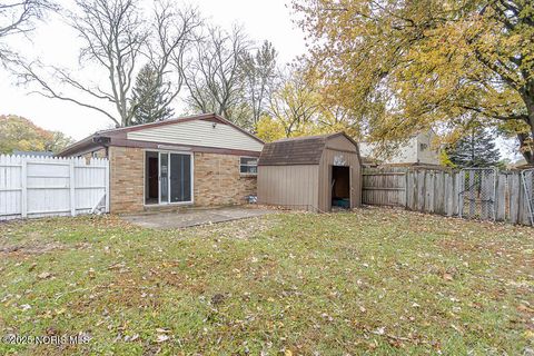 Tiny photo for 2332 Airline Avenue, Toledo, OH 43609 (MLS # 10000893)