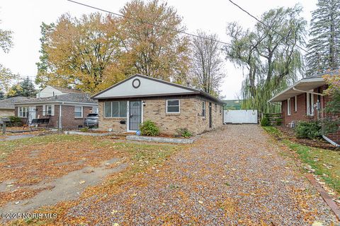 Tiny photo for 2332 Airline Avenue, Toledo, OH 43609 (MLS # 10000893)