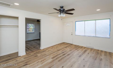 Tiny photo for 2332 Airline Avenue, Toledo, OH 43609 (MLS # 10000893)