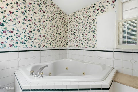 Tiny photo for 1102 Melrose Street, Bowling Green, OH 43402 (MLS # 10013808)