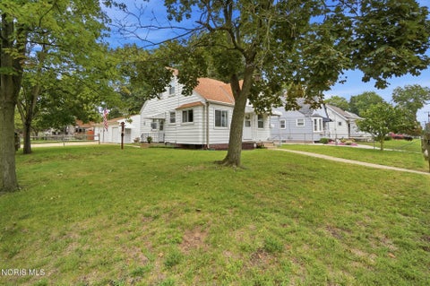 Tiny photo for 2660 Oak Grove Place, Toledo, OH 43613 (MLS # 10011795)
