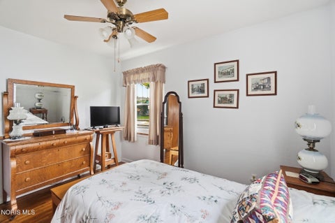 Tiny photo for 2660 Oak Grove Place, Toledo, OH 43613 (MLS # 10011795)