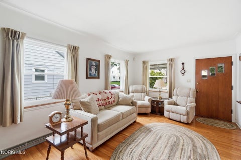 Tiny photo for 2660 Oak Grove Place, Toledo, OH 43613 (MLS # 10011795)