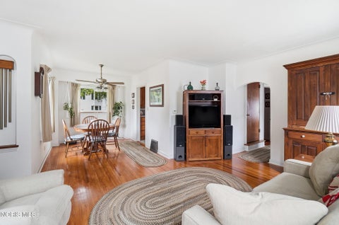 Tiny photo for 2660 Oak Grove Place, Toledo, OH 43613 (MLS # 10011795)