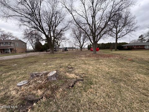 Tiny photo for 19330 N Dixie Highway, Bowling Green, OH 43402 (MLS # 10004908)