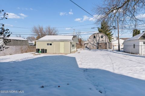 Tiny photo for 225 E Union Street, Walbridge, OH 43465 (MLS # 10002039)