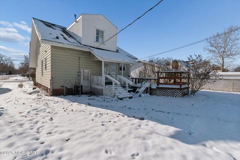 Tiny photo for 225 E Union Street, Walbridge, OH 43465 (MLS # 10002039)