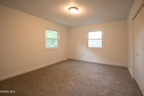Tiny photo for 1236 Eastland Drive, Oregon, OH 43616 (MLS # 10007730)
