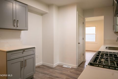 Tiny photo for 1236 Eastland Drive, Oregon, OH 43616 (MLS # 10007730)