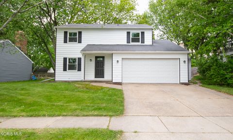 Photo of 1236 Eastland Drive, Oregon, OH 43616 (MLS # 10007730)