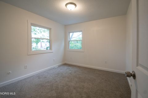 Tiny photo for 1236 Eastland Drive, Oregon, OH 43616 (MLS # 10007730)