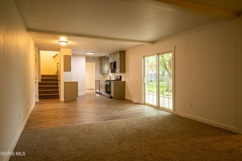 Tiny photo for 1236 Eastland Drive, Oregon, OH 43616 (MLS # 10007730)