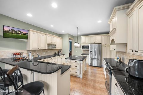 Tiny photo for 30332 Jacqueline Place, Perrysburg, OH 43551 (MLS # 10000506)