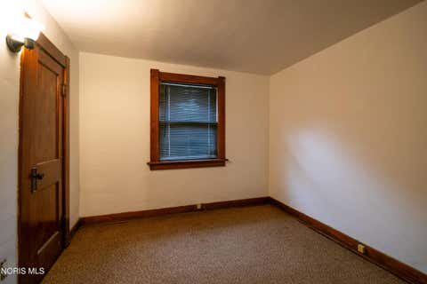 Tiny photo for 1456 Oak Street, Toledo, OH 43605 (MLS # 10011809)