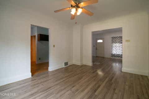Tiny photo for 1456 Oak Street, Toledo, OH 43605 (MLS # 10011809)