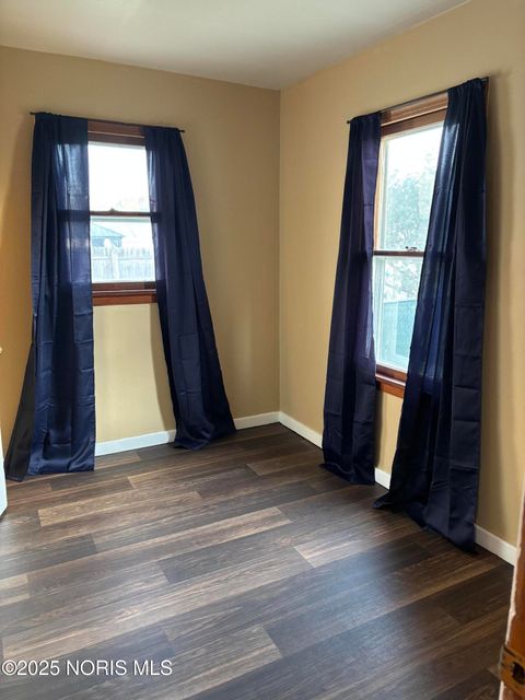 Tiny photo for 191 Oak Street, Rossford, OH 43460 (MLS # 10001113)