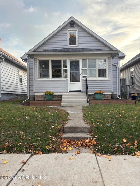Photo of 191 Oak Street, Rossford, OH 43460 (MLS # 10001113)